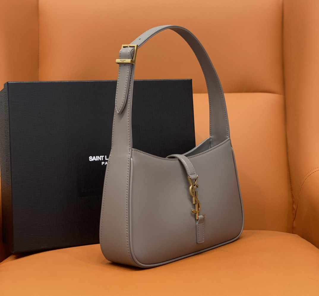 Y51 LE 5 À 7 IN SMOOTH LEATHER STORM 23 X 16 X 6.5 CM