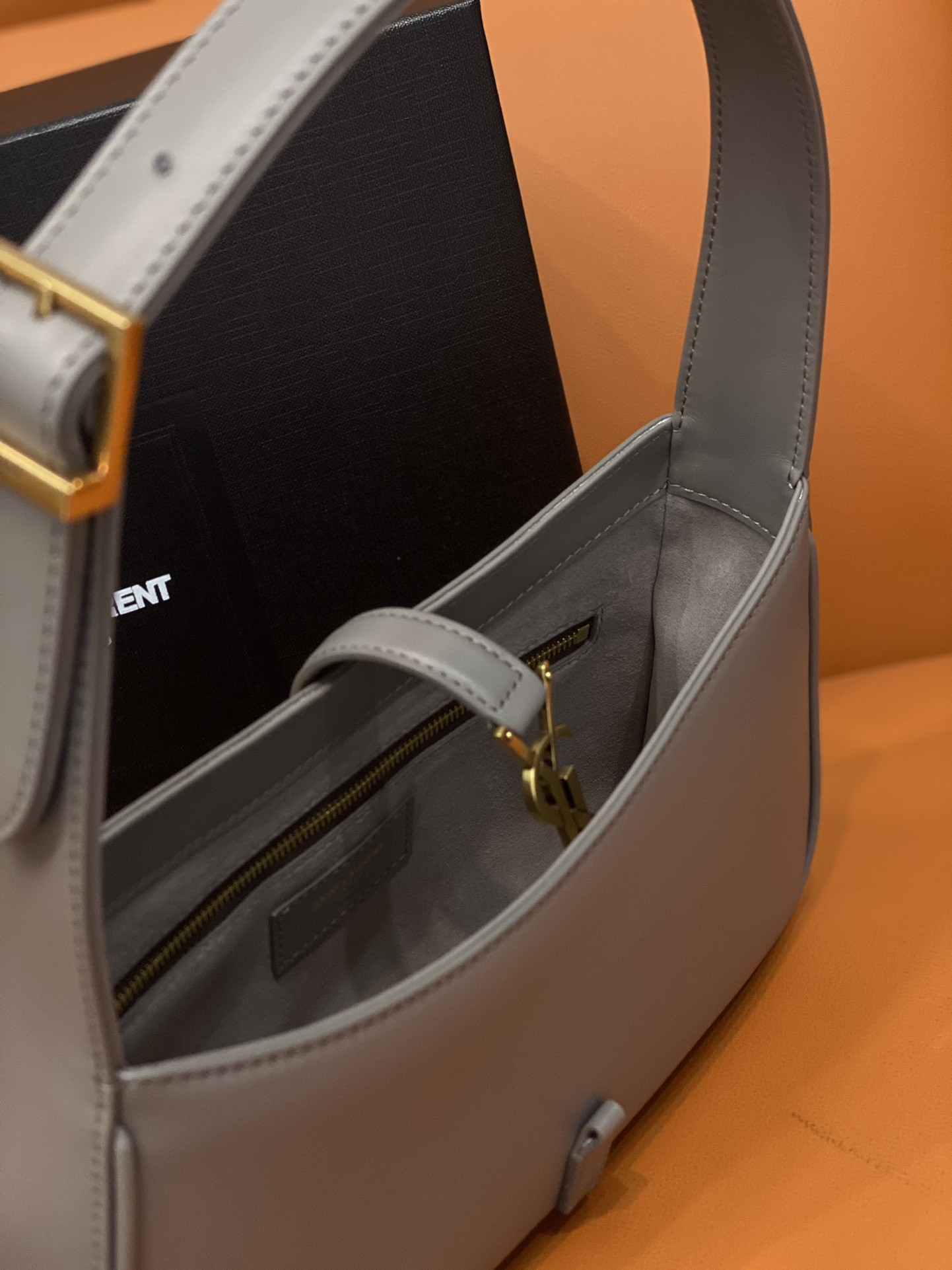 Y51 LE 5 À 7 IN SMOOTH LEATHER STORM 23 X 16 X 6.5 CM