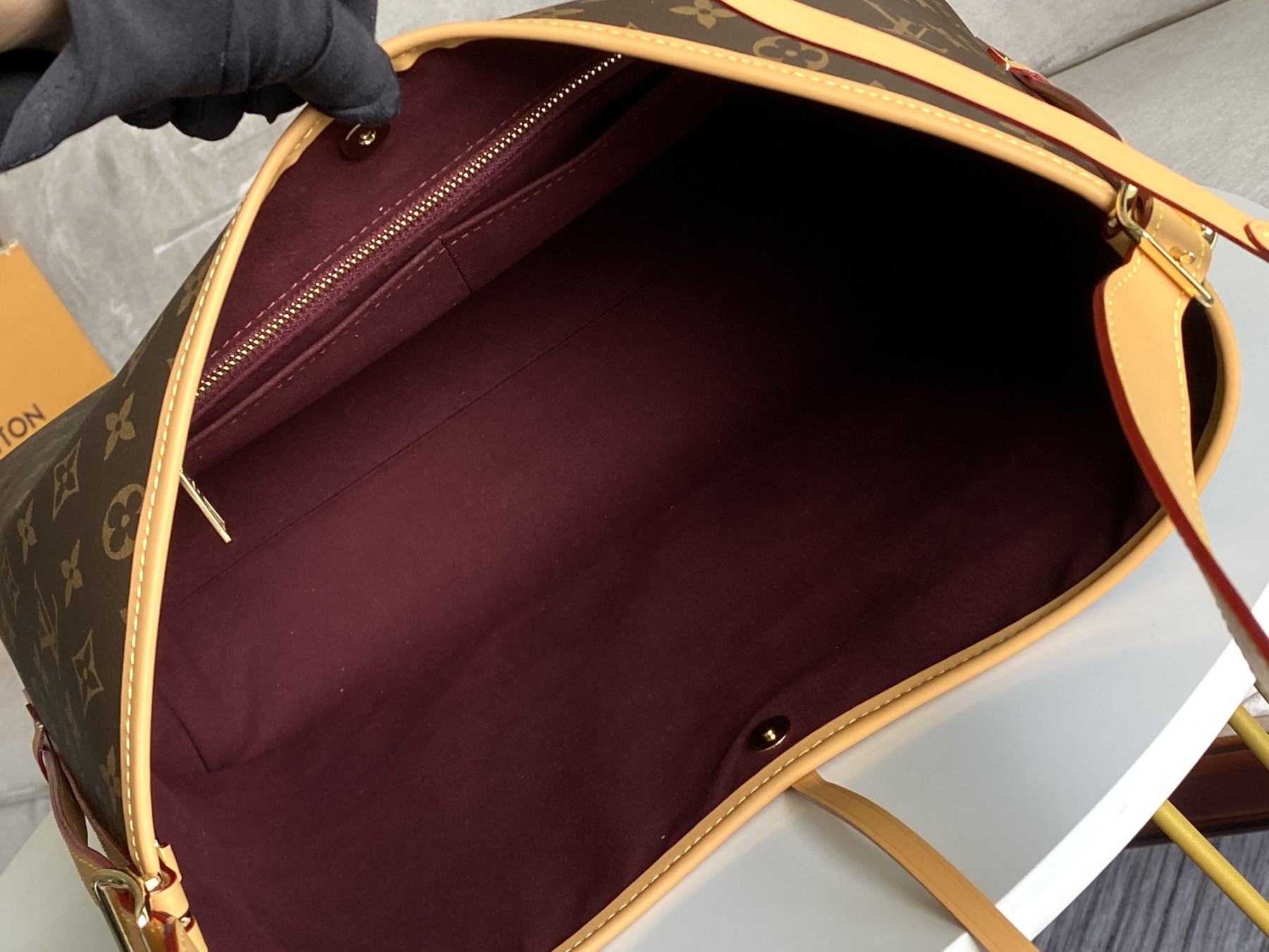 LV CARRYALL MM M46197