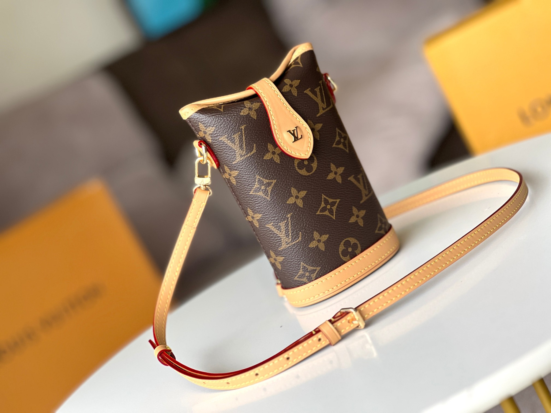 LV Fold Me Pouch M80874 14.5x18x6.5cm