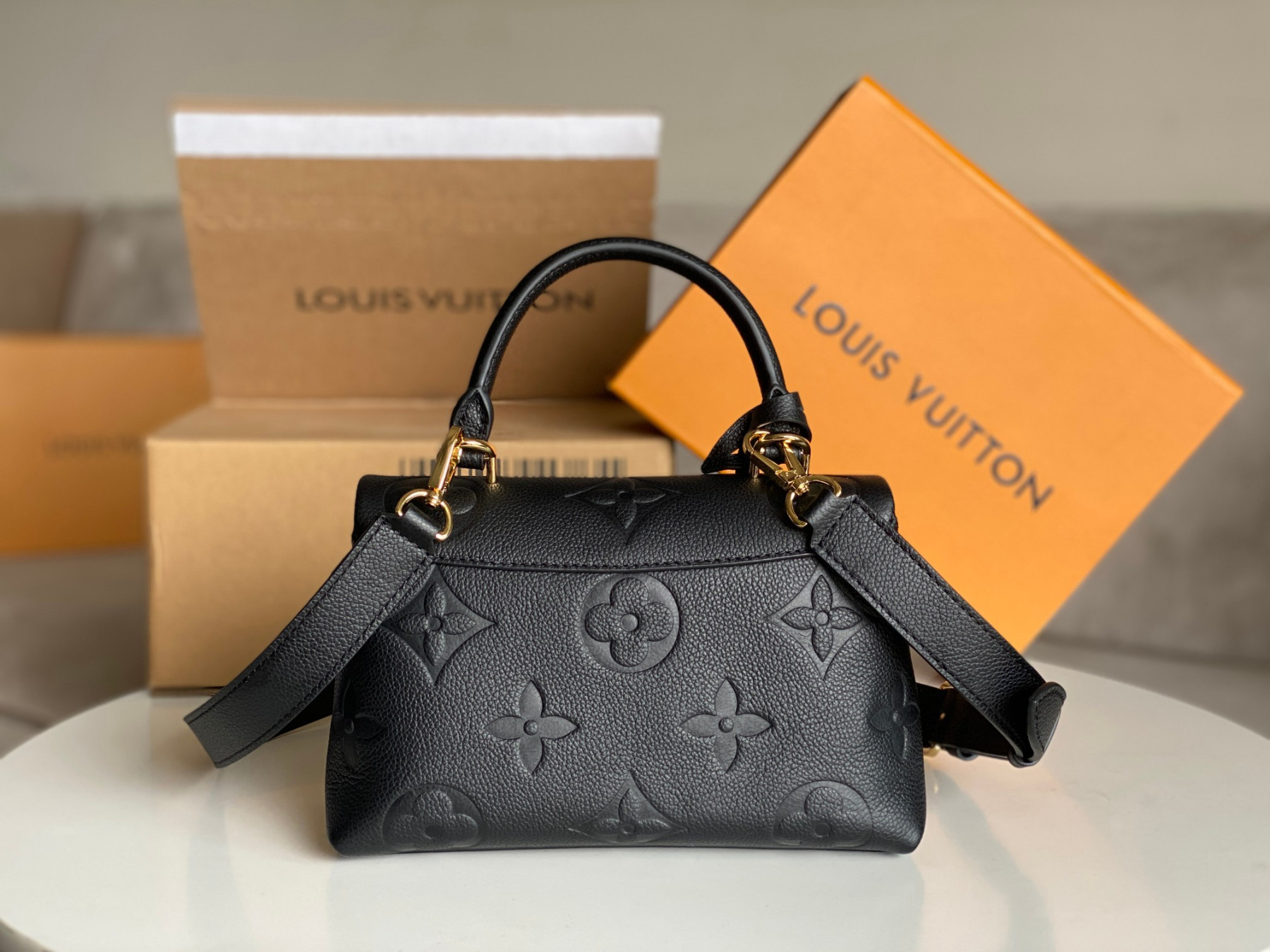 LV Madeleine BB M45978 24x17x8.5cm