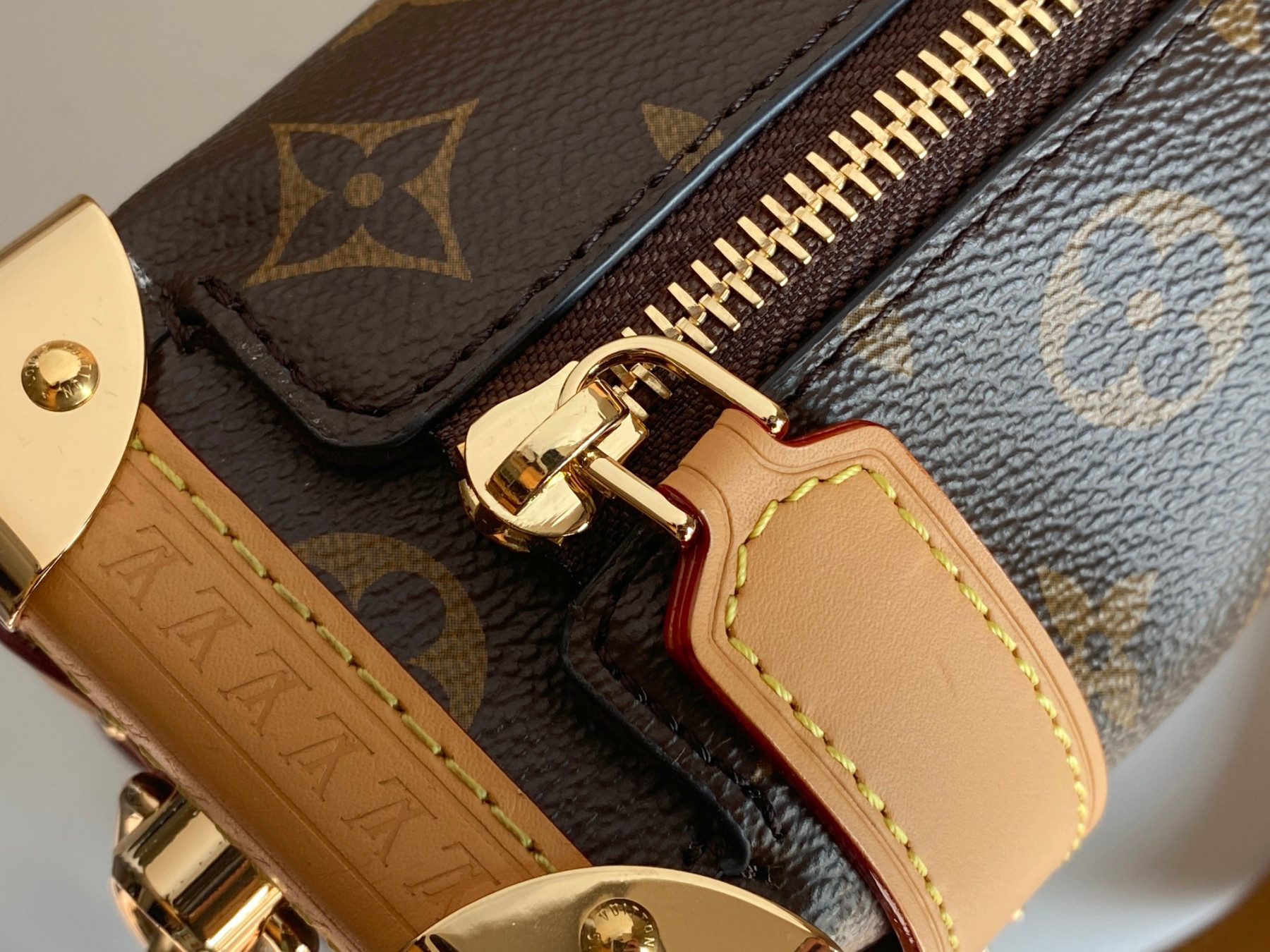 LV Side trunk MM M46358 8.3 x 5.5 x 2.4 inches