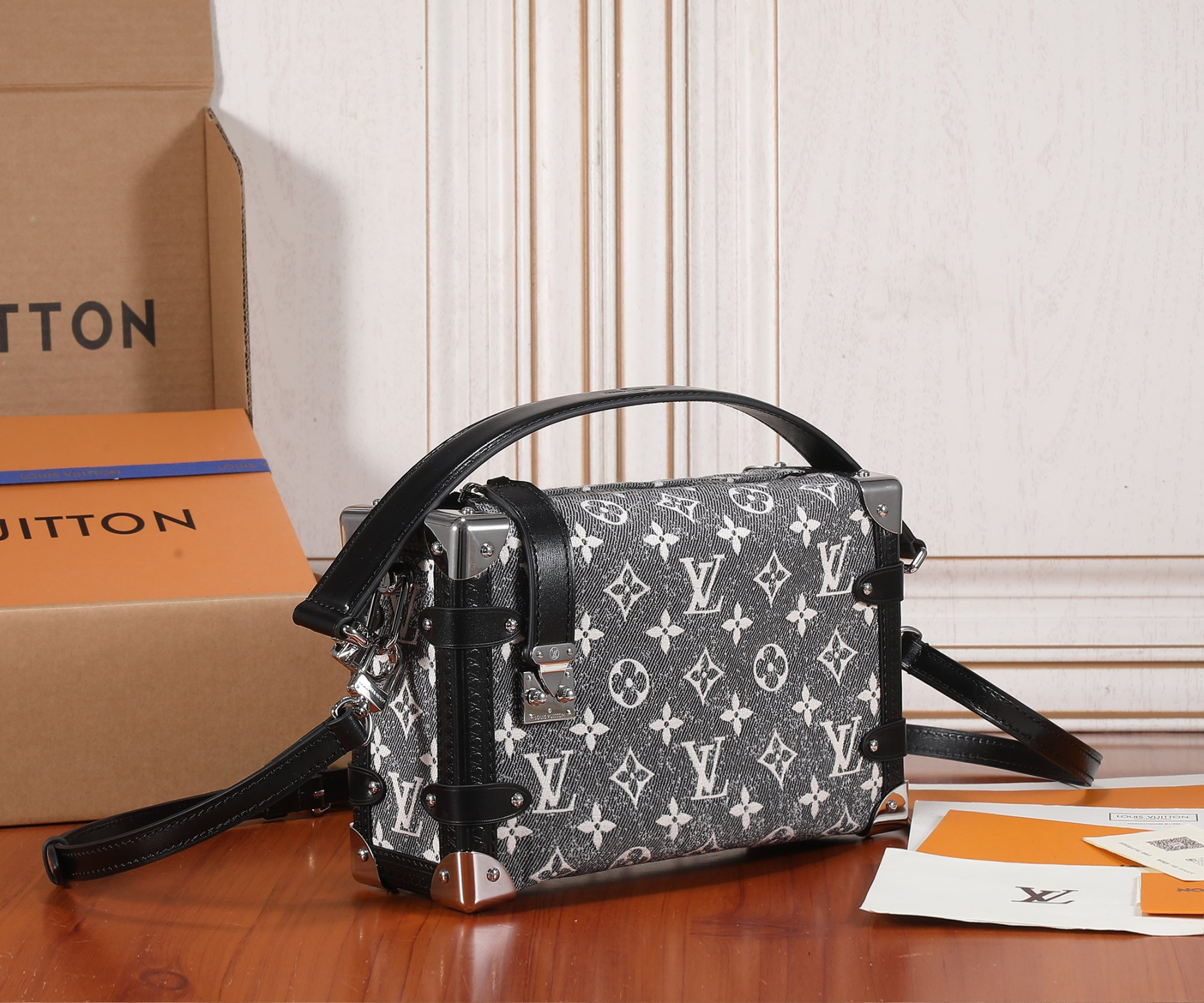 LV SIDE TRUNK MM M21460 8.3 x 5.5 x 2.4 inches