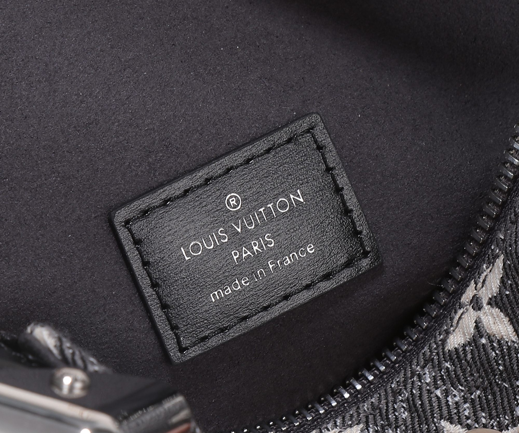 LV SIDE TRUNK MM M21460 8.3 x 5.5 x 2.4 inches