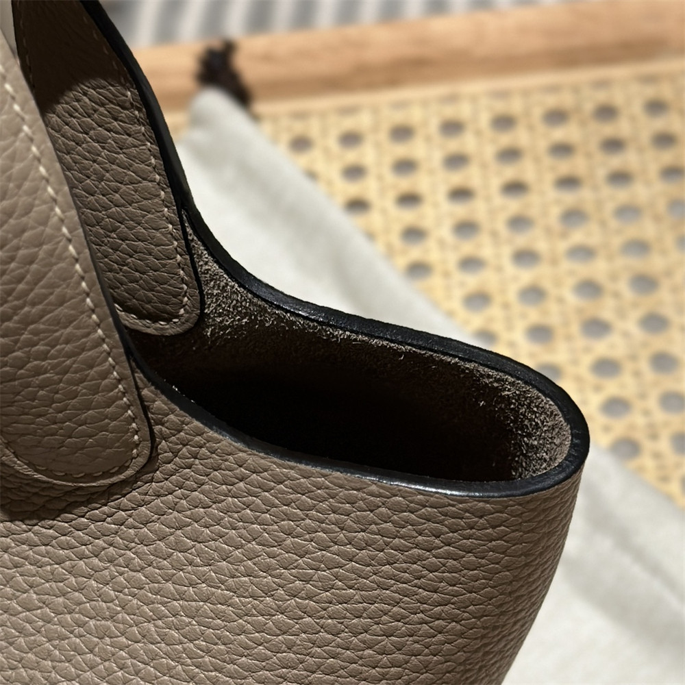 H**me5 Picotin 18cm Trench coat gray without original box