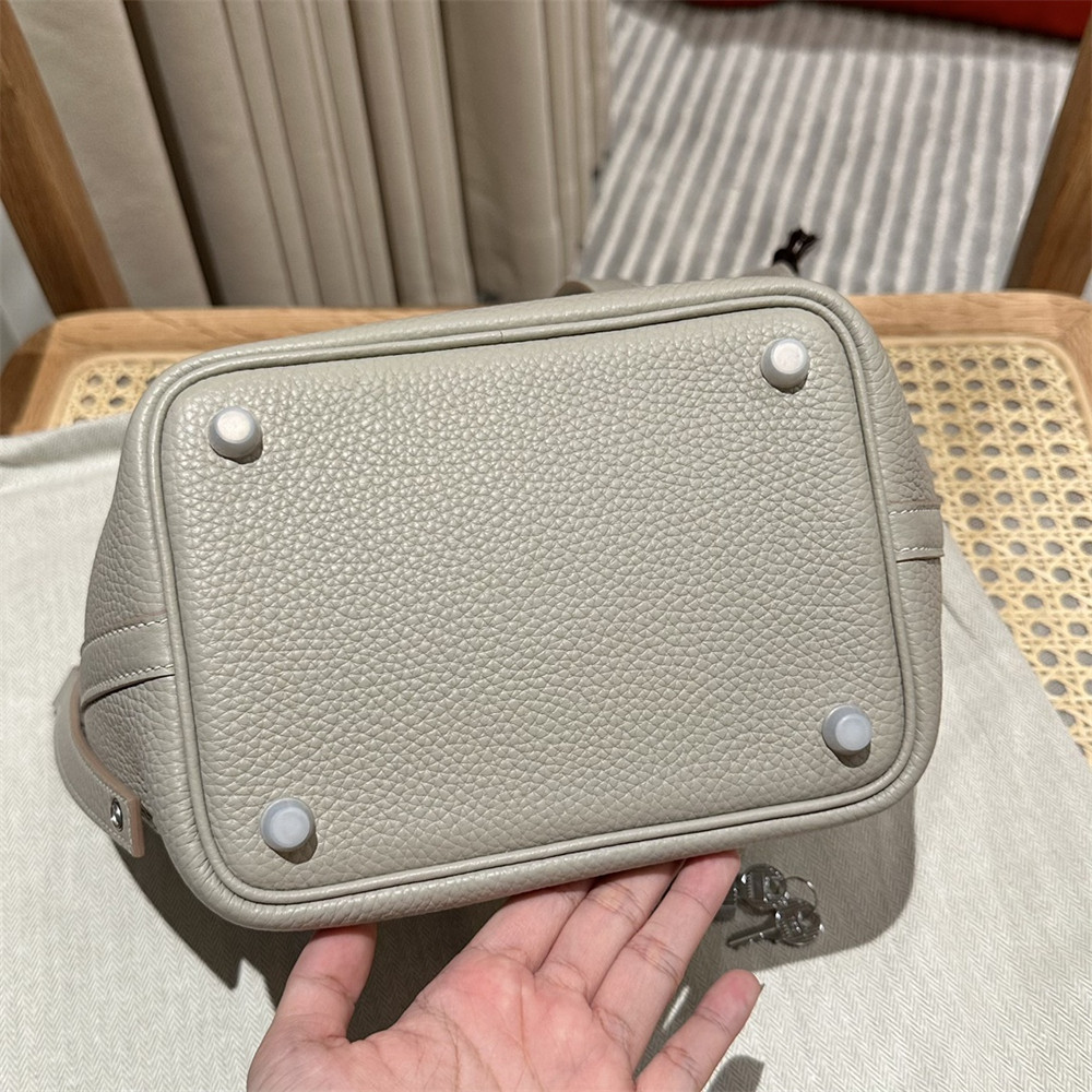 H**me5 Picotin 18cm Glacier White without original box