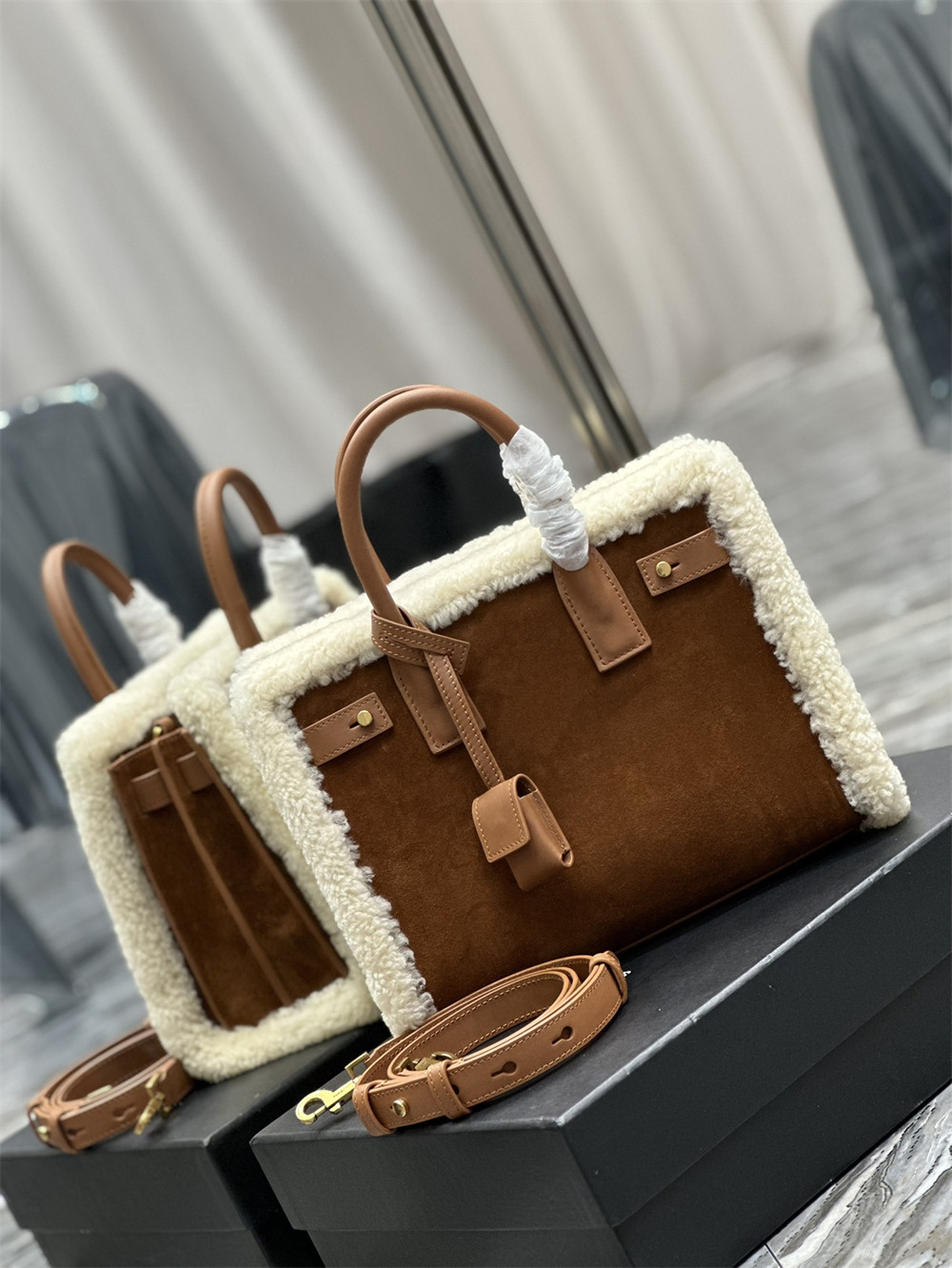 Y51 SAC DE JOUR S*pPLE BABY IN SUEDE AND SHEARLING DARK CIGAR AND NATURAL BEIGE