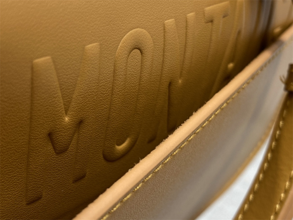 D10r BOBBY EAST-WEST BAG Amber Box Calfskin