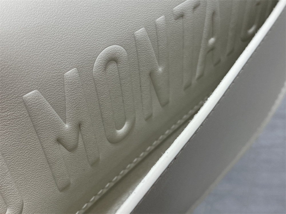 D10r BOBBY EAST-WEST BAG Latte Box Calfskin white