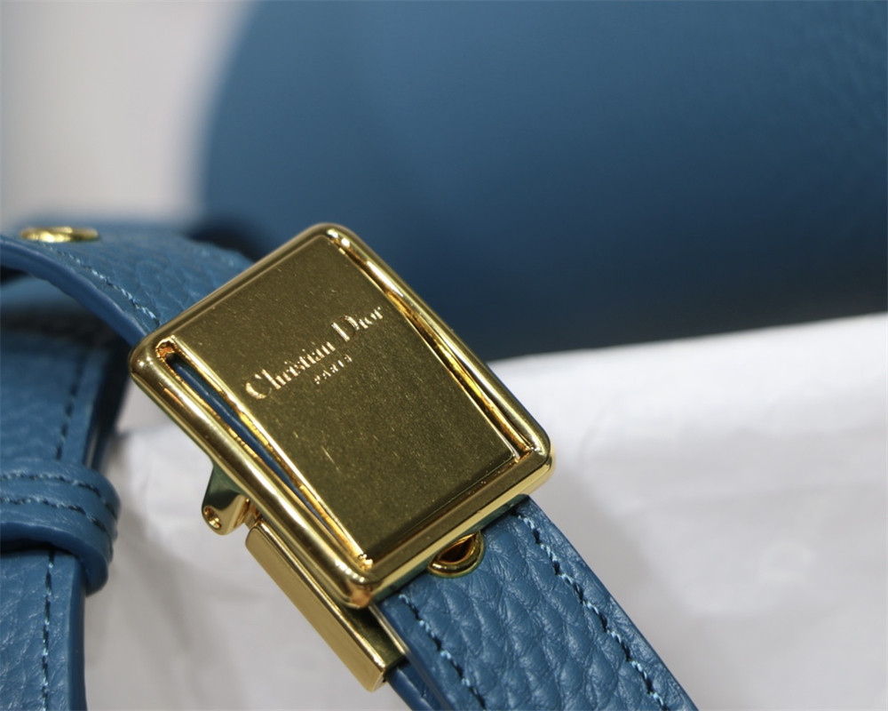 MEDIUM D10r BOBBY BAG Blue Grained Calfskin