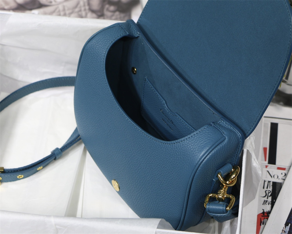 MEDIUM D10r BOBBY BAG Blue Grained Calfskin