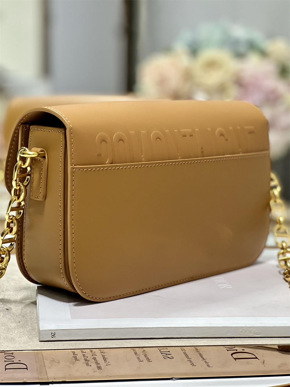 D10r 30 Montaigne Avenue Caramel 22.5 x 12.5 x 6.5 cm
