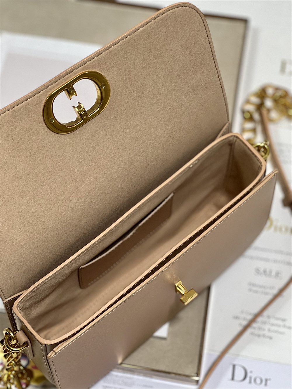 D10r 30 Montaigne Avenue Pink 22.5 x 12.5 x 6.5 cm