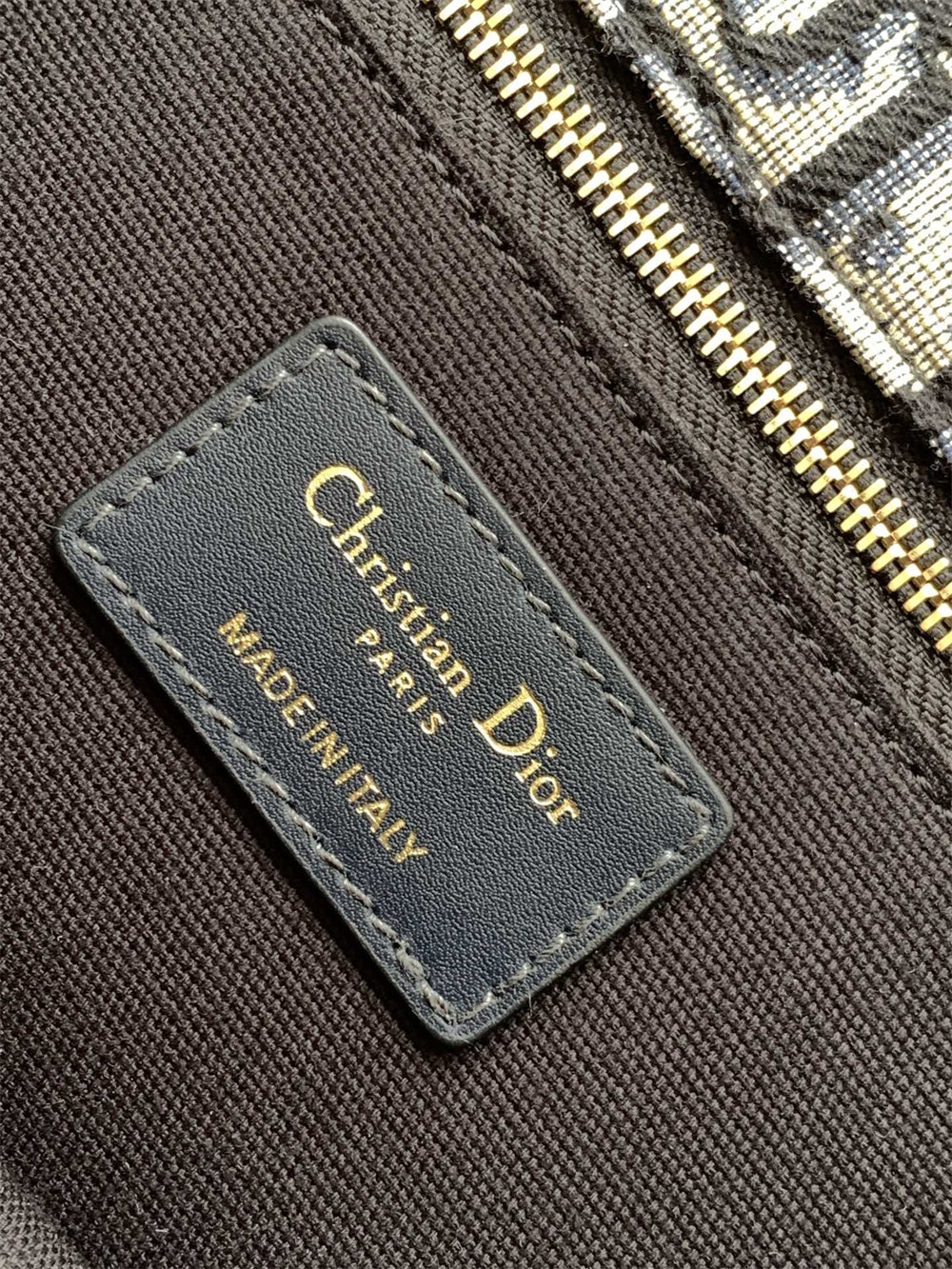 D10r 30 MONTAIGNE EAST-WEST BAG WITH CHAIN Blue D10r Oblique Jacquard 25x16.5x8 cm