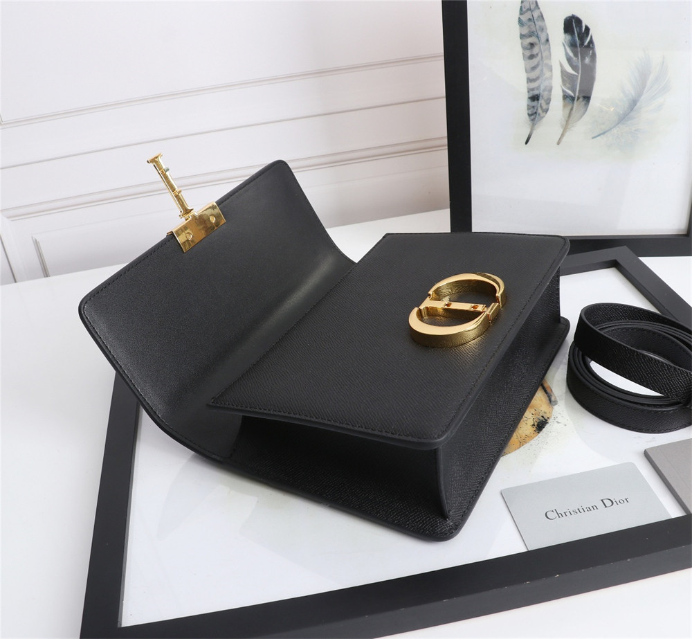 D10r 30 MONTAIGNE CHAIN BAG Grained Black