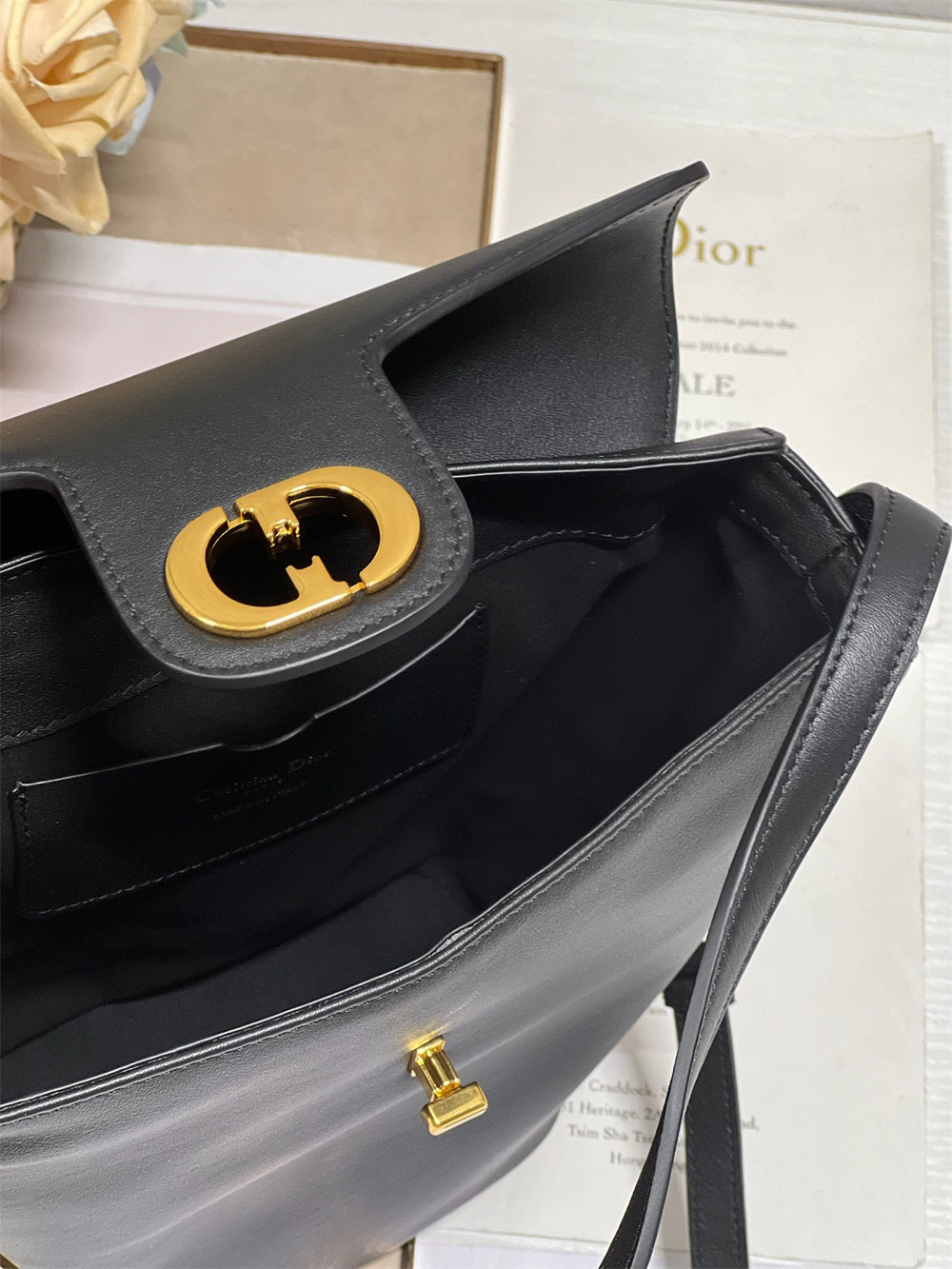 D10r 30 Montaigne Large Chain Bucket Bag Black 17x7x18cm