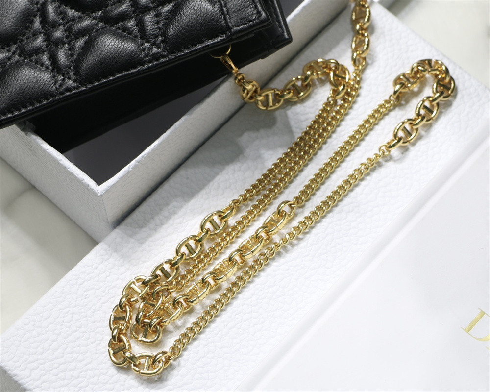 D10r CARO ZIPPED POUCH WITH CHAIN Black S*pple Cannage Calfskin 19 x 14 x 4.5 cm