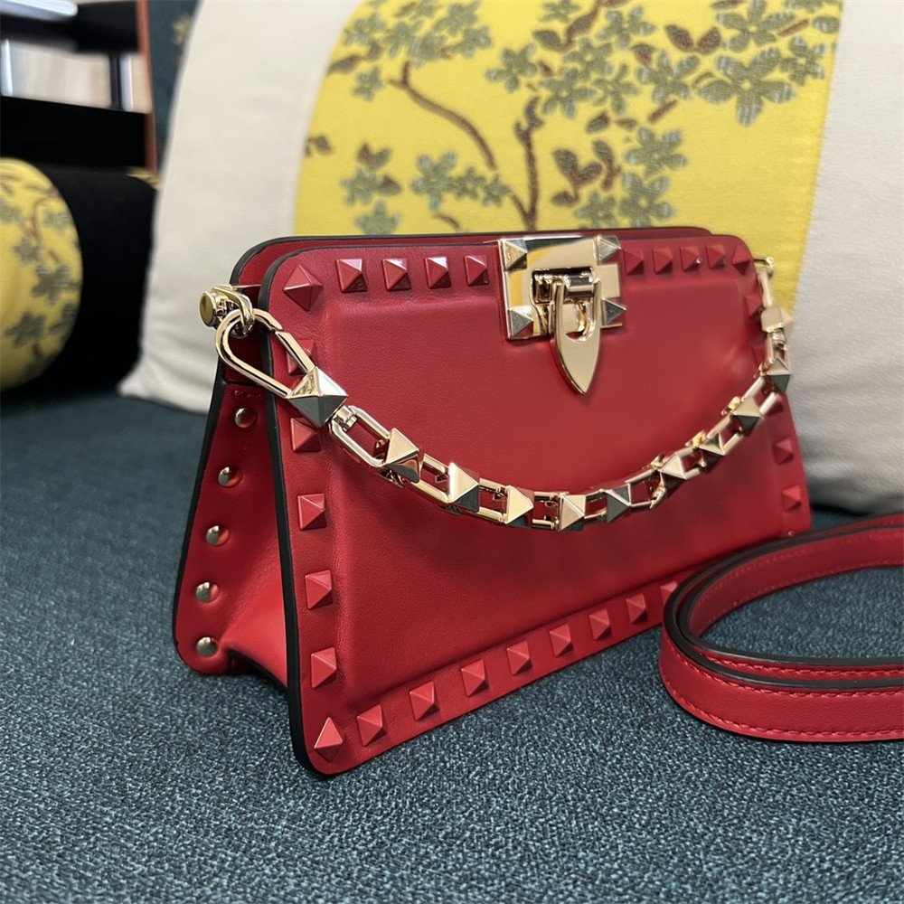 Va1e*ntin0 GARAVANI ROCKSTUD23 SMALL SMOOTH CALFSKIN SHOULDER BAG RED