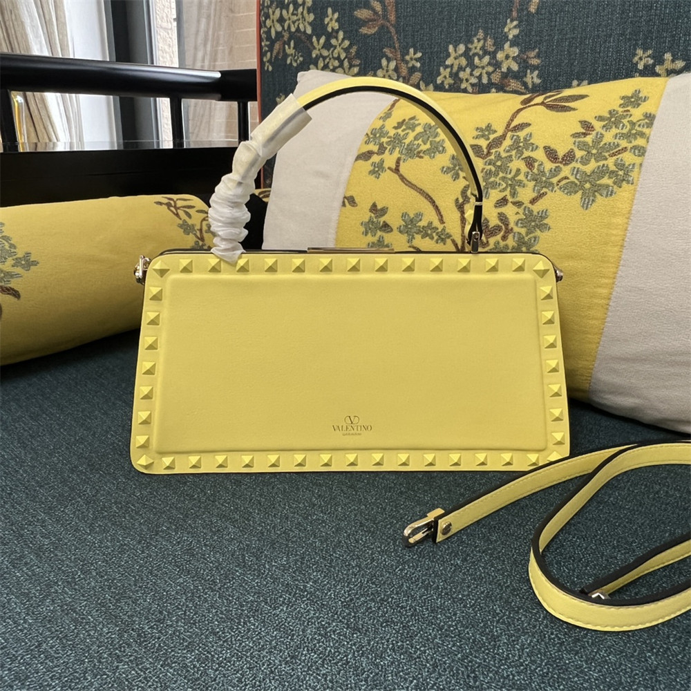 Va1e*ntin0 GARAVANI ROCKSTUD23 smooth calfskin handbag Yellow