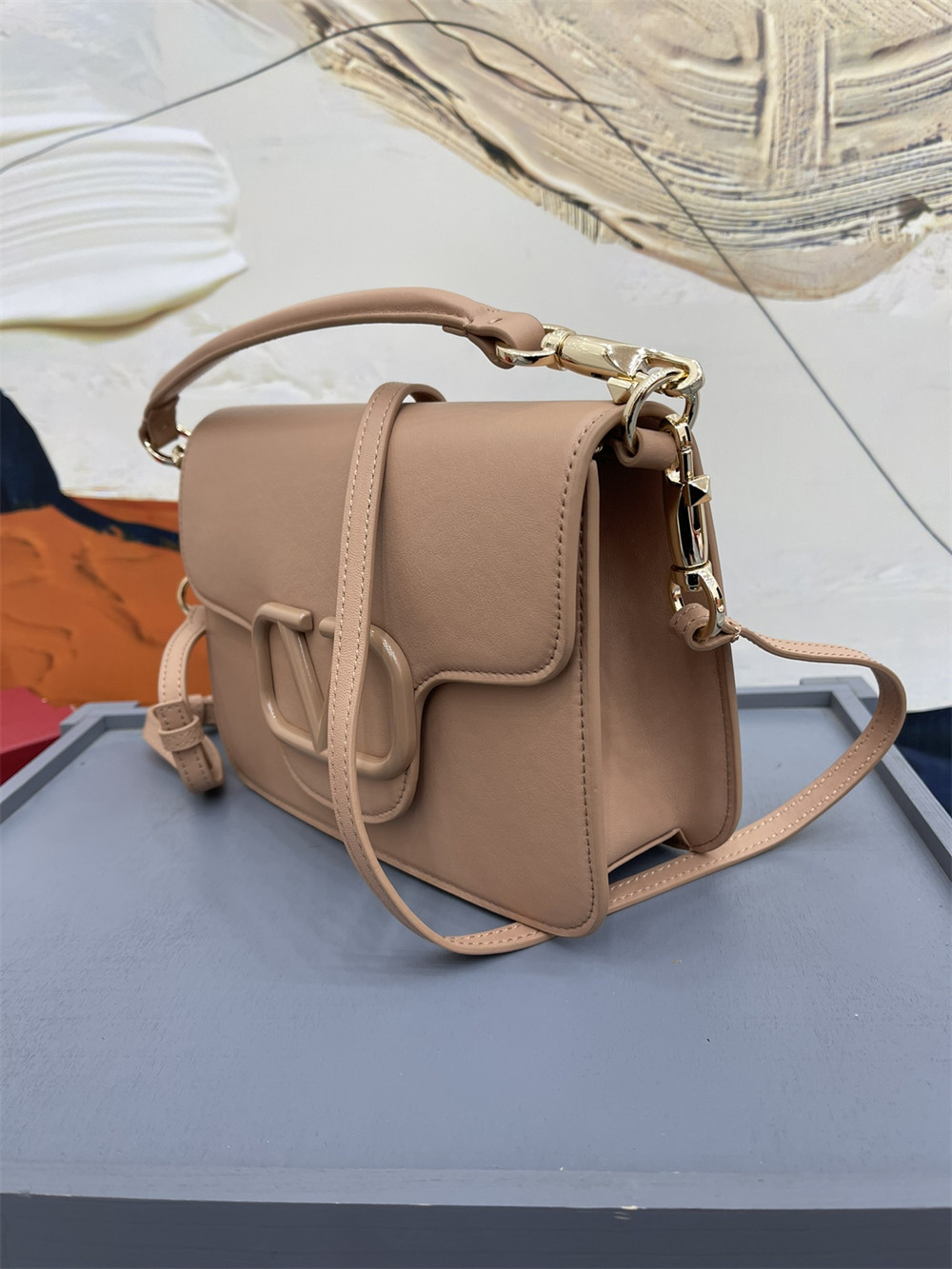 Va1e*ntin0 GARAVANI LOCÒ CALFSKIN SHOULDER SMALL BAG ROSE CANNELLE 22 x 16  x 7 cm