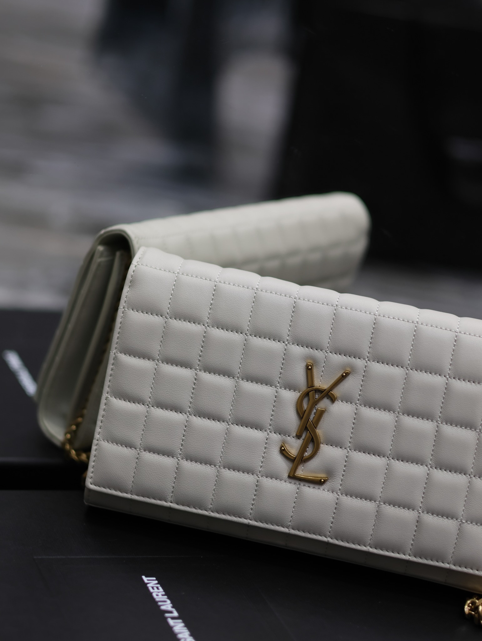 Y51 CASSANDRE CHAIN WALLET WHITE