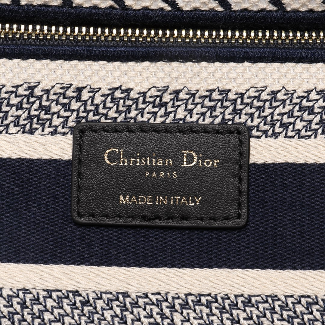 MEDIUM D10r LADY D-LITE BAG  24 x 20 x 11 cm