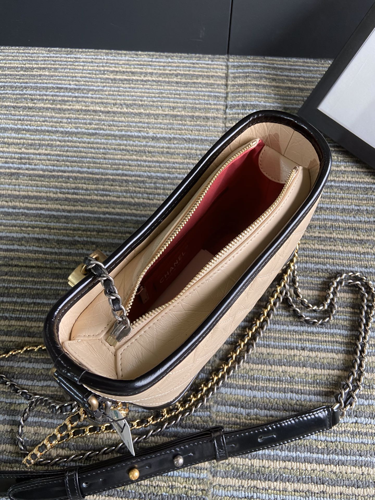 Ch**el Gabrielle SMALL PINK with shoulder strap letters 20 x 15 x 8cm