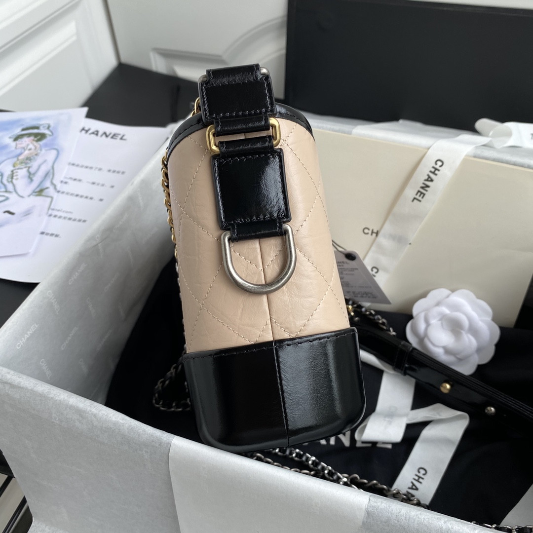 Ch**el Gabrielle SMALL PINK 20 x 15 x 8cm