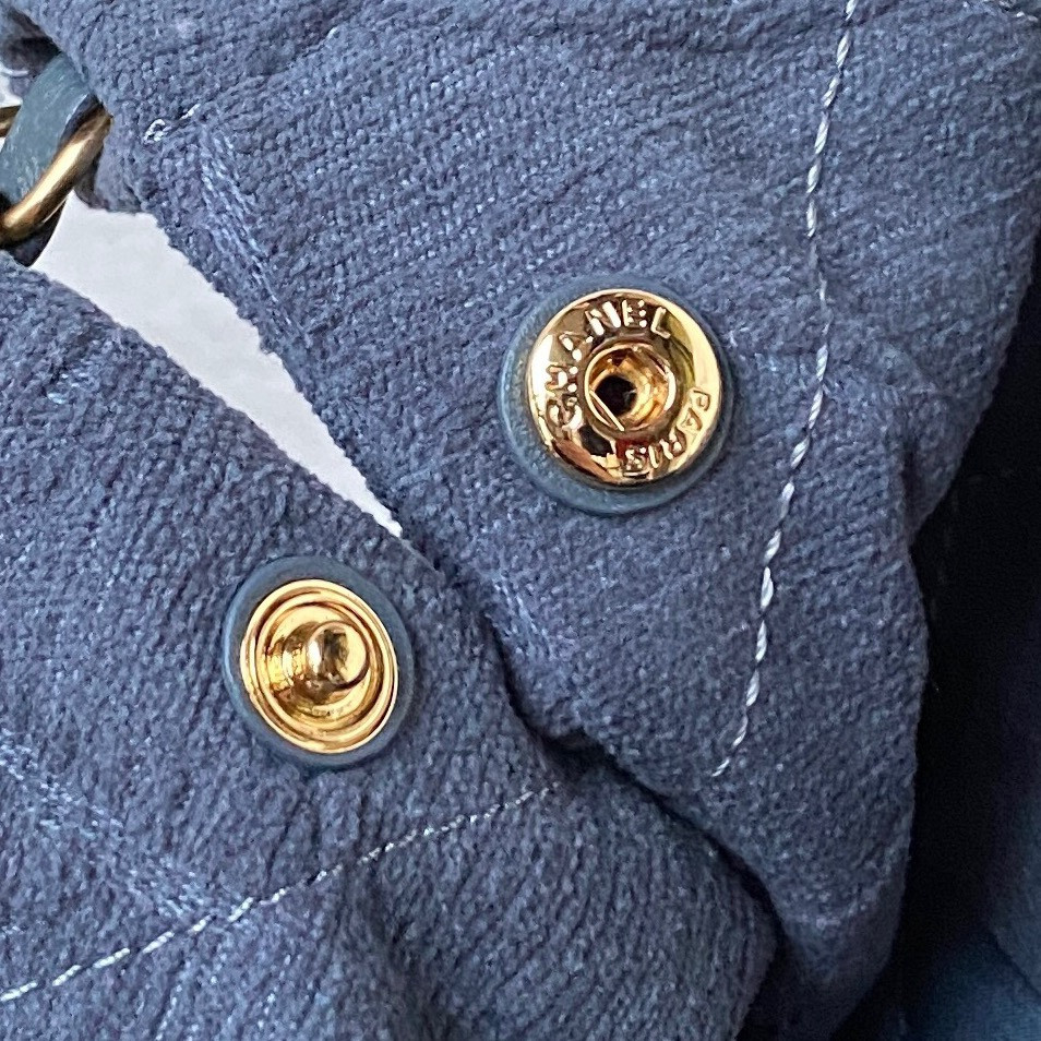 Ch**el 22 HANDBAG velvet blue 15.2×16.4×3.1 in