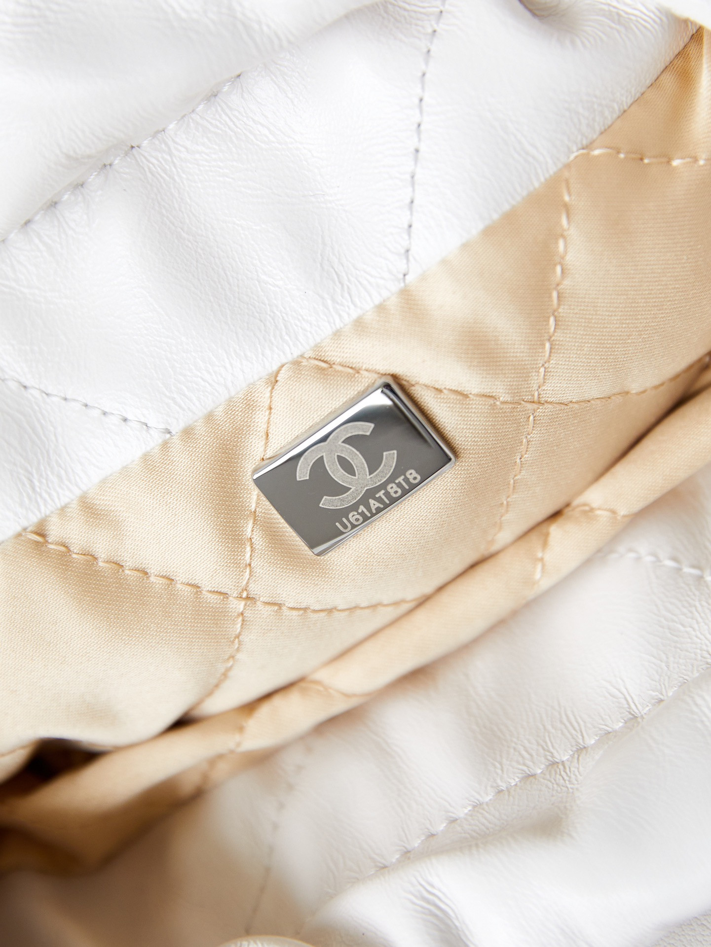 Ch**el 22 MINI HANDBAG Shiny Calfskin & Rainbow Metal White 7.8 × 7.4 × 2.3 in