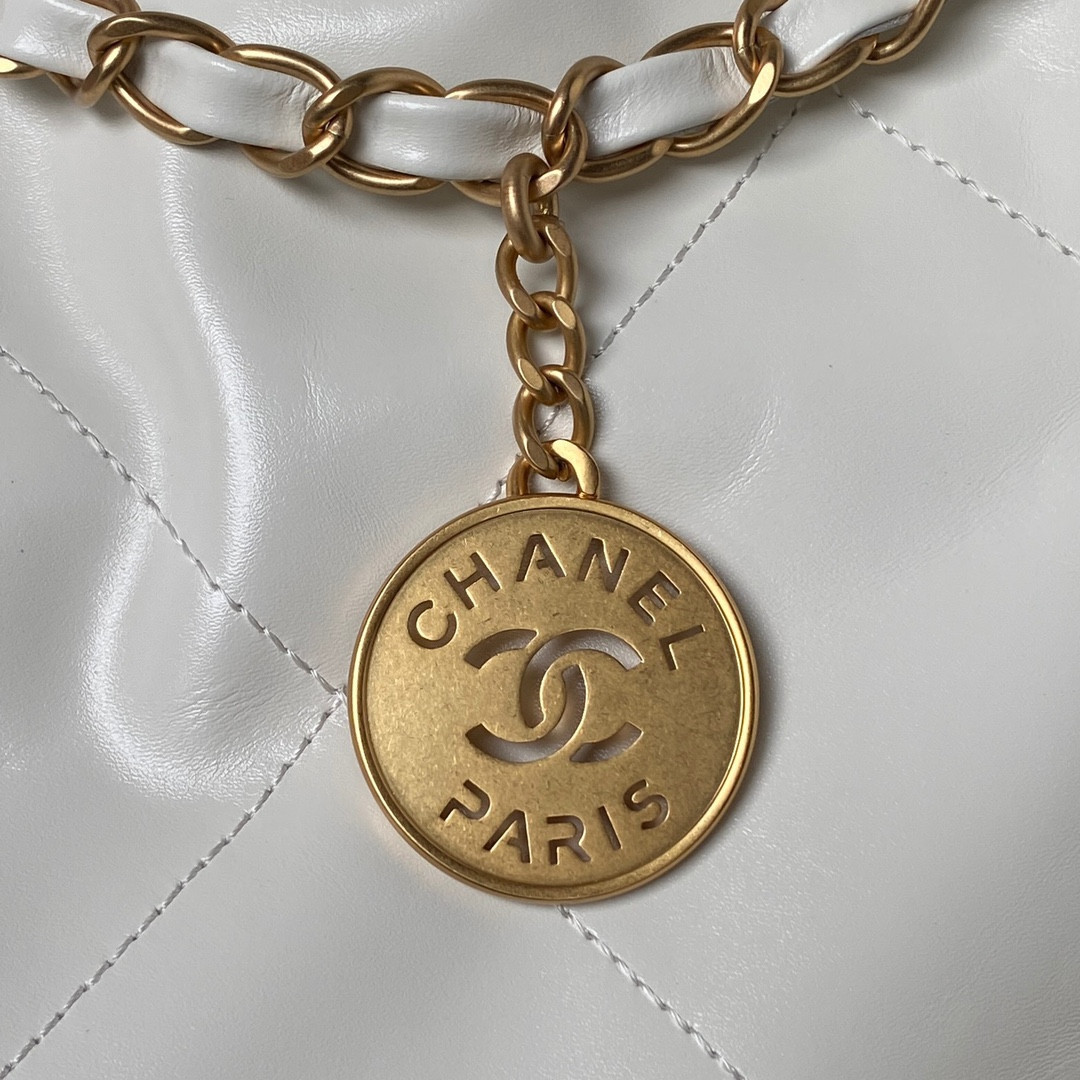 Ch**el 22 HANDBAG Shiny Calfskin white 30×45×8cm