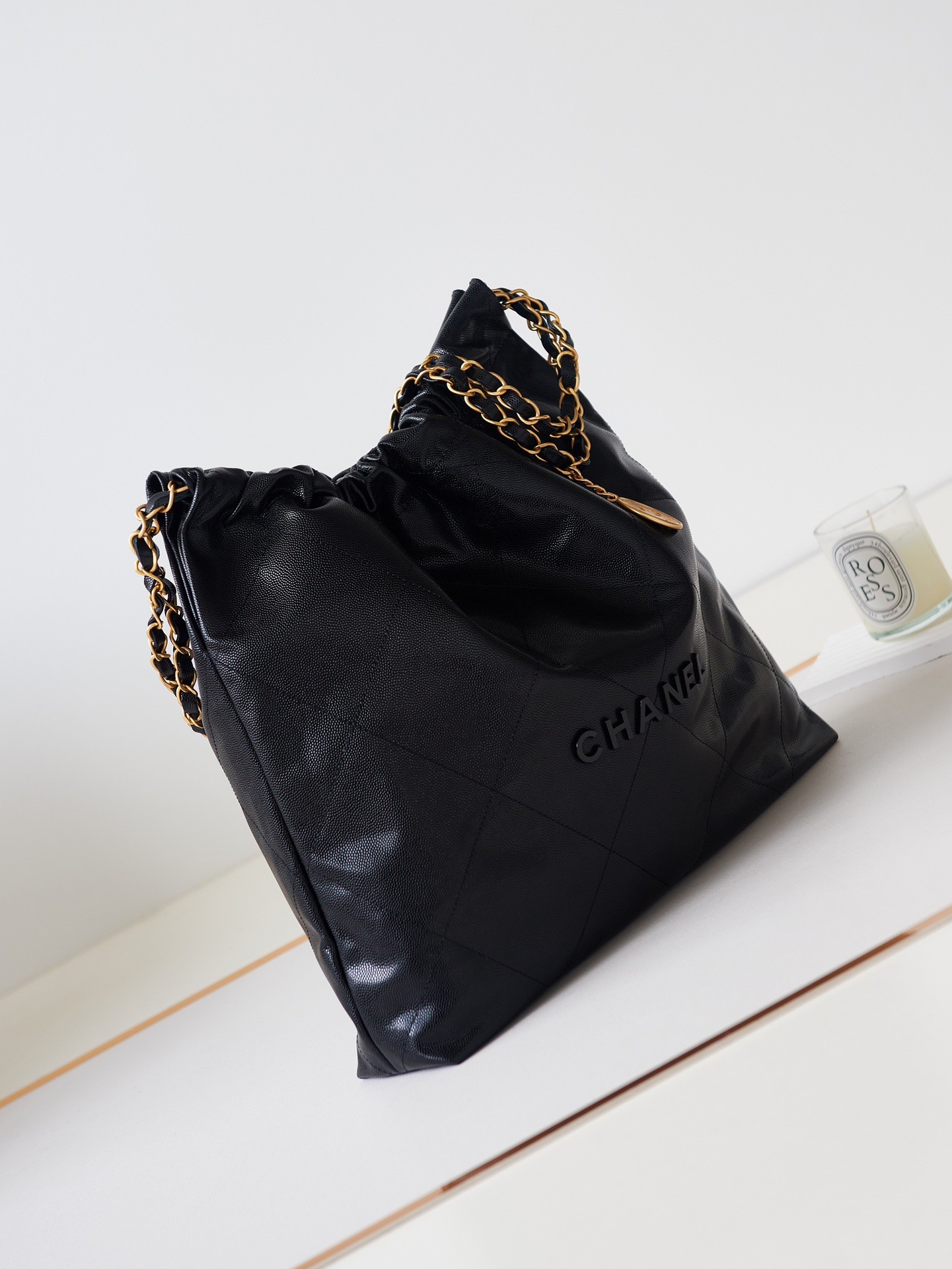 Ch**el 22 HANDBAG Shiny Calfskin Black 15.2×16.4×3.1 in