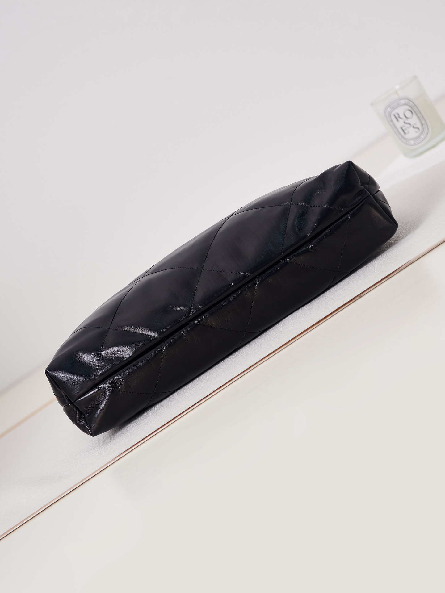 Ch**el 22 HANDBAG Shiny Calfskin & Gold-Tone Metal Black 15.2×16.4×3.1 in