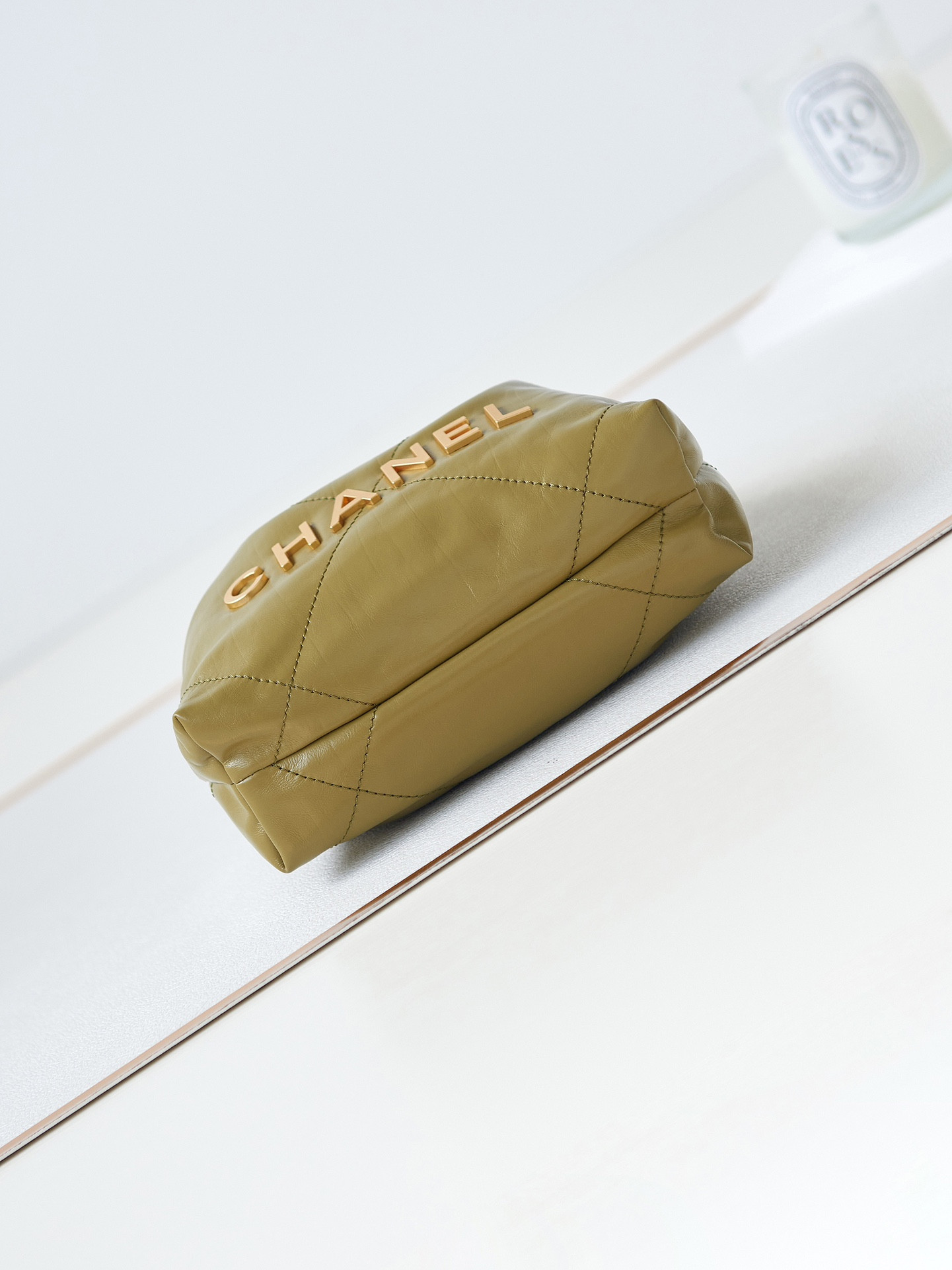 Ch**el 22 MINI HANDBAG Shiny Calfskin GREEN 7.8 × 7.4 × 2.3 in