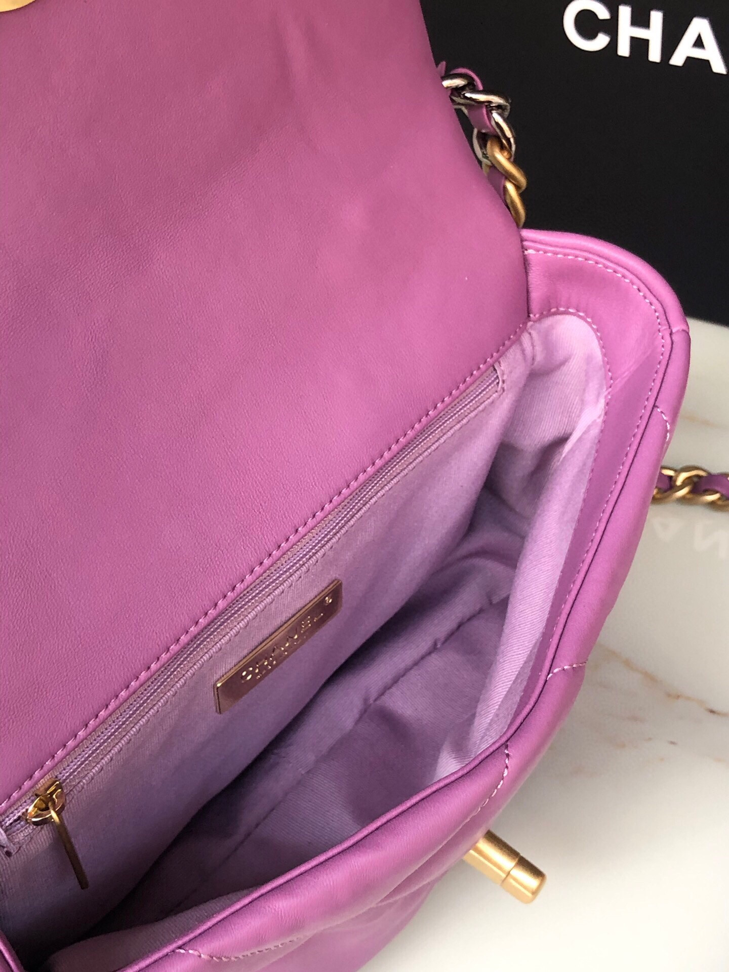 Ch**el 19 HANDBAG Shiny Leather, Gold-Tone, Silver-Tone & Ruthenium-Finish Metal Purple 6.2 × 10.1 × 3.5 in