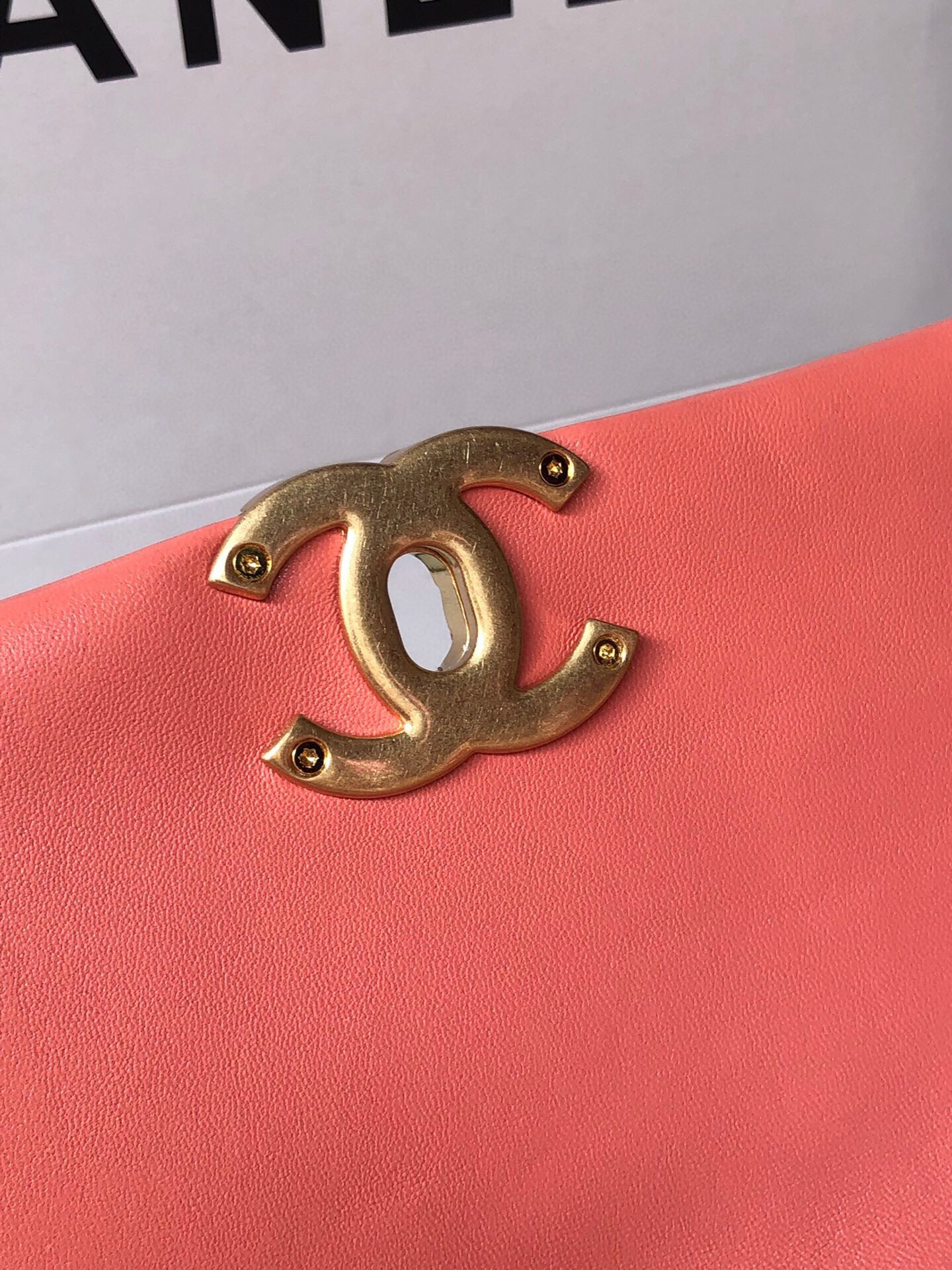 Ch**el 19 HANDBAG Shiny Pink Gold-Tone, Silver-Tone & Ruthenium-Finish Metal 6.2 × 10.1 × 3.5 in