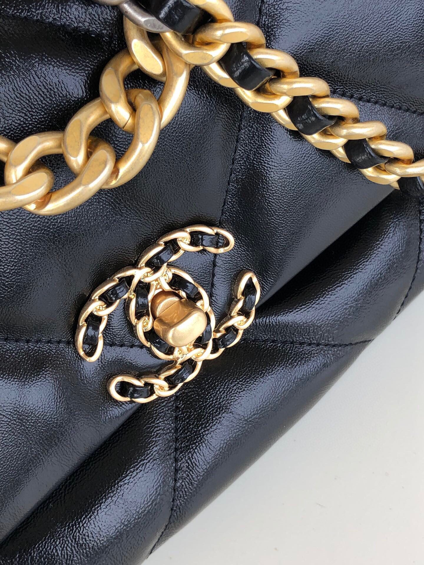 Ch**el 19 HANDBAG Shiny Leather, Gold-Tone, Silver-Tone & Ruthenium-Finish Metal Black 6.2 × 10.1 × 3.5 in