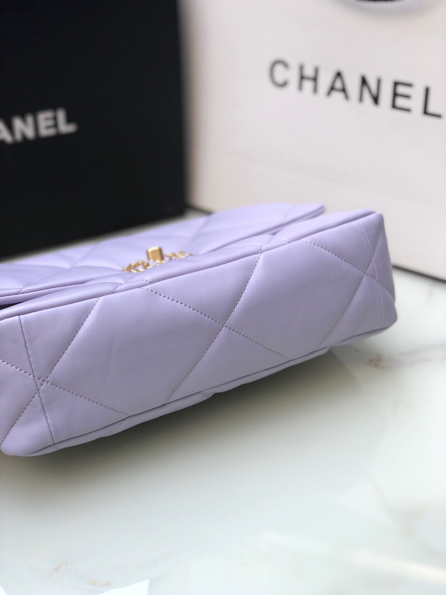 Ch**el 19 LARGE HANDBAG Shiny Leather, Gold-Tone, Silver-Tone & Ruthenium-Finish Metal Purple 7.8 × 11.7 × 3.9 in