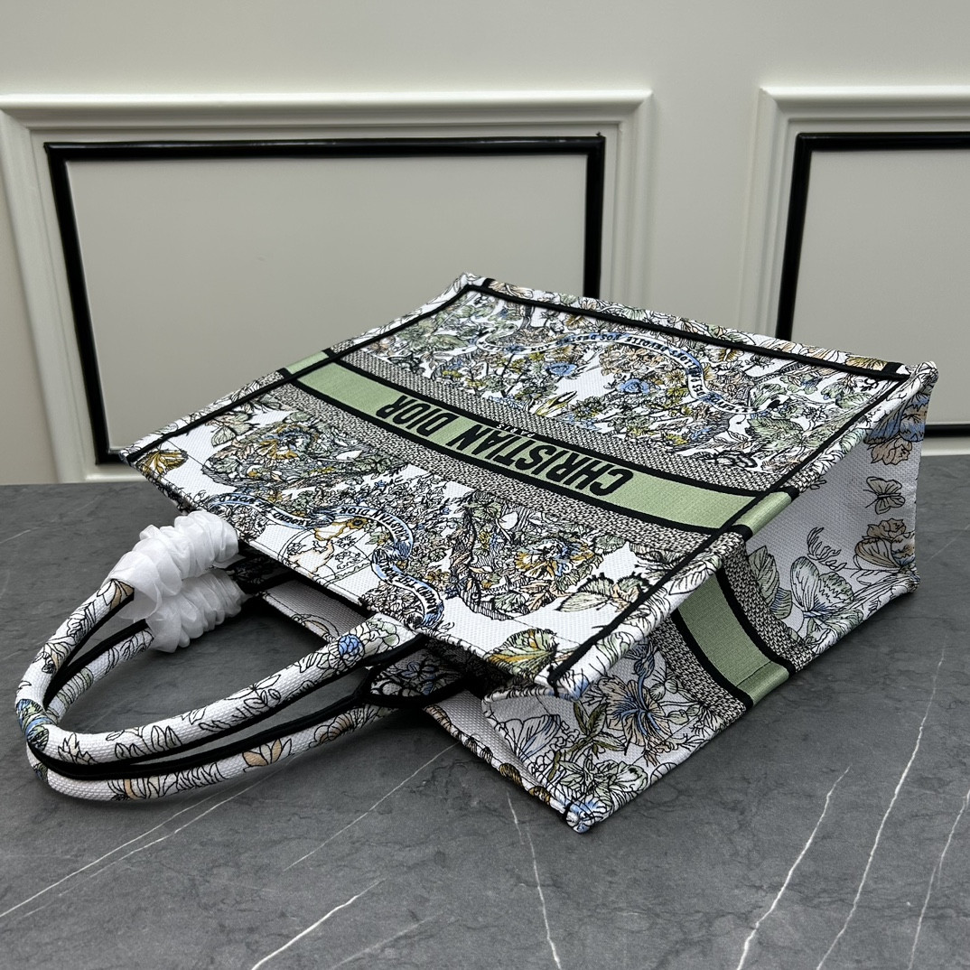 Large D10r BOOK TOTE WHITE MULTICOLOR TOILE DE JOUY MEXICO EMBROIDERY 16.5 x 14 x 7.5 inches