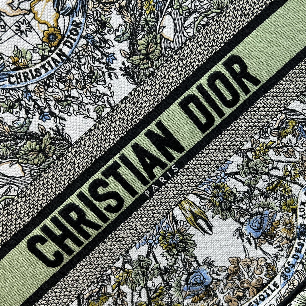 Large D10r BOOK TOTE WHITE MULTICOLOR TOILE DE JOUY MEXICO EMBROIDERY 16.5 x 14 x 7.5 inches