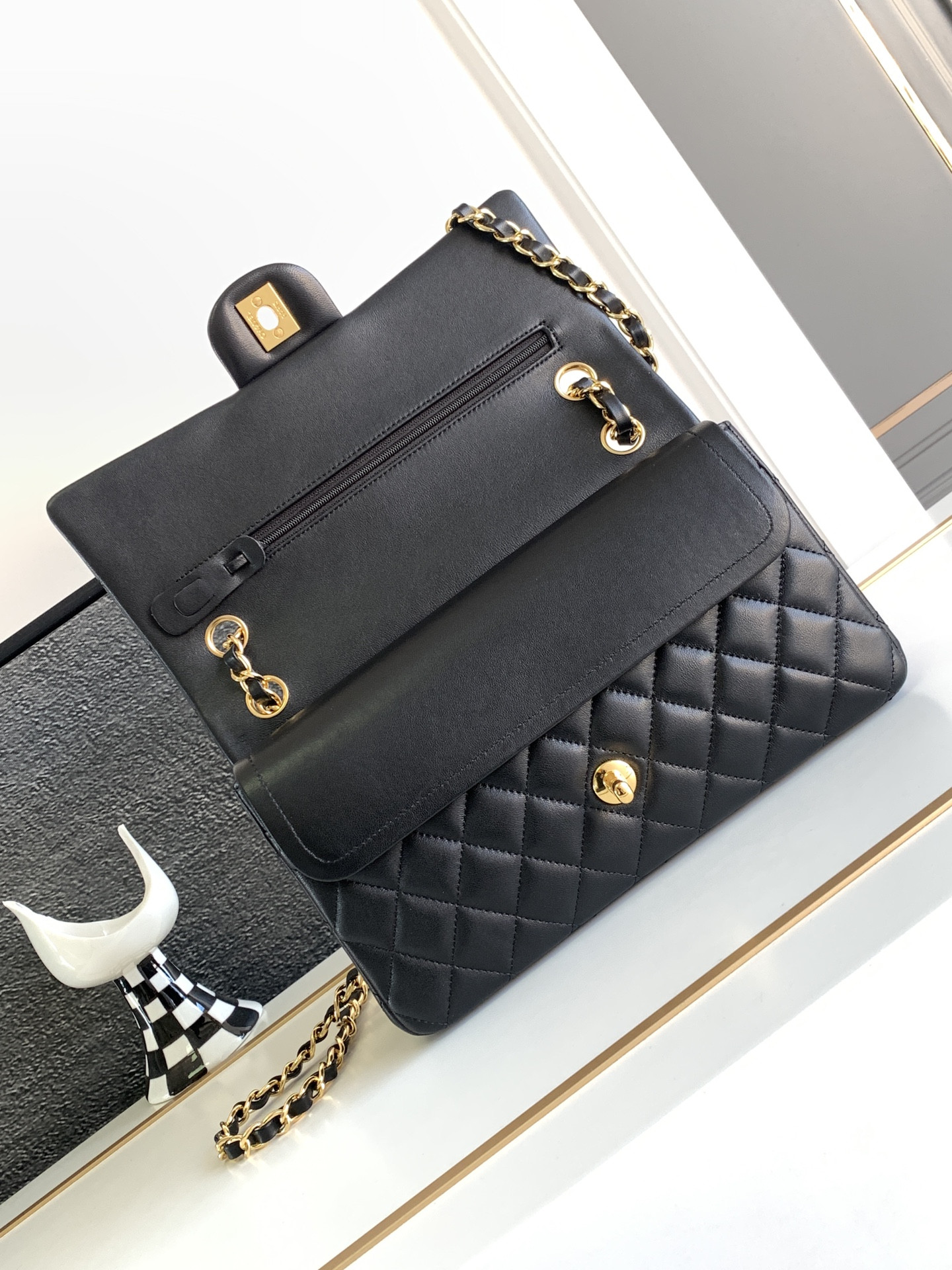 Ch**el CLASSIC HANDBAG LAMBSKIN & GOLD-TONE METAL BLACK 15.5 x 25.5x6.5cm