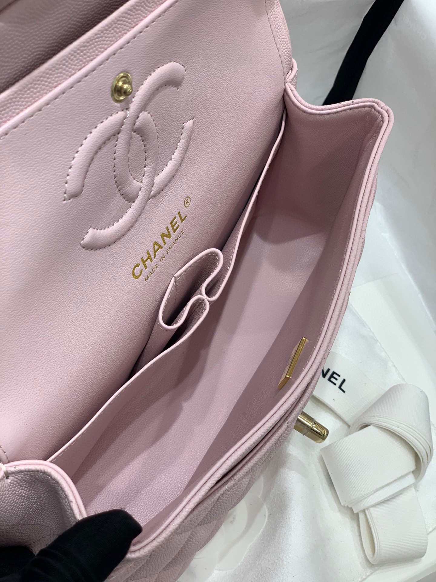 Ch**el CLASSIC HANDBAG GRAINED CALFSKIN & GOLD-TONE METAL LIGHT PINK 6 × 9.9 × 2.5 in