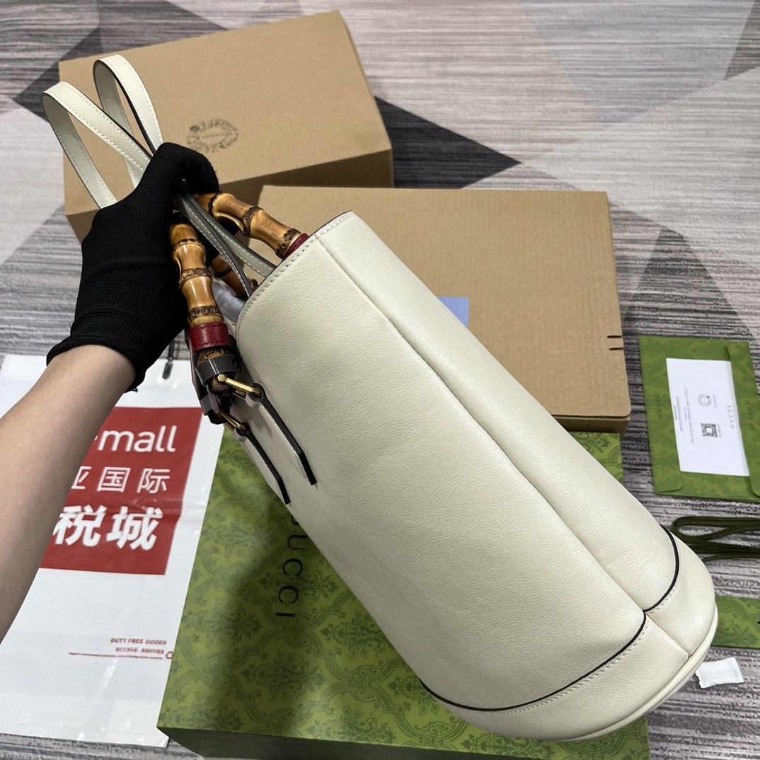 Gvc*1 DIANA MEDIUM TOTE BAG White 31W x 27H x 15D CM