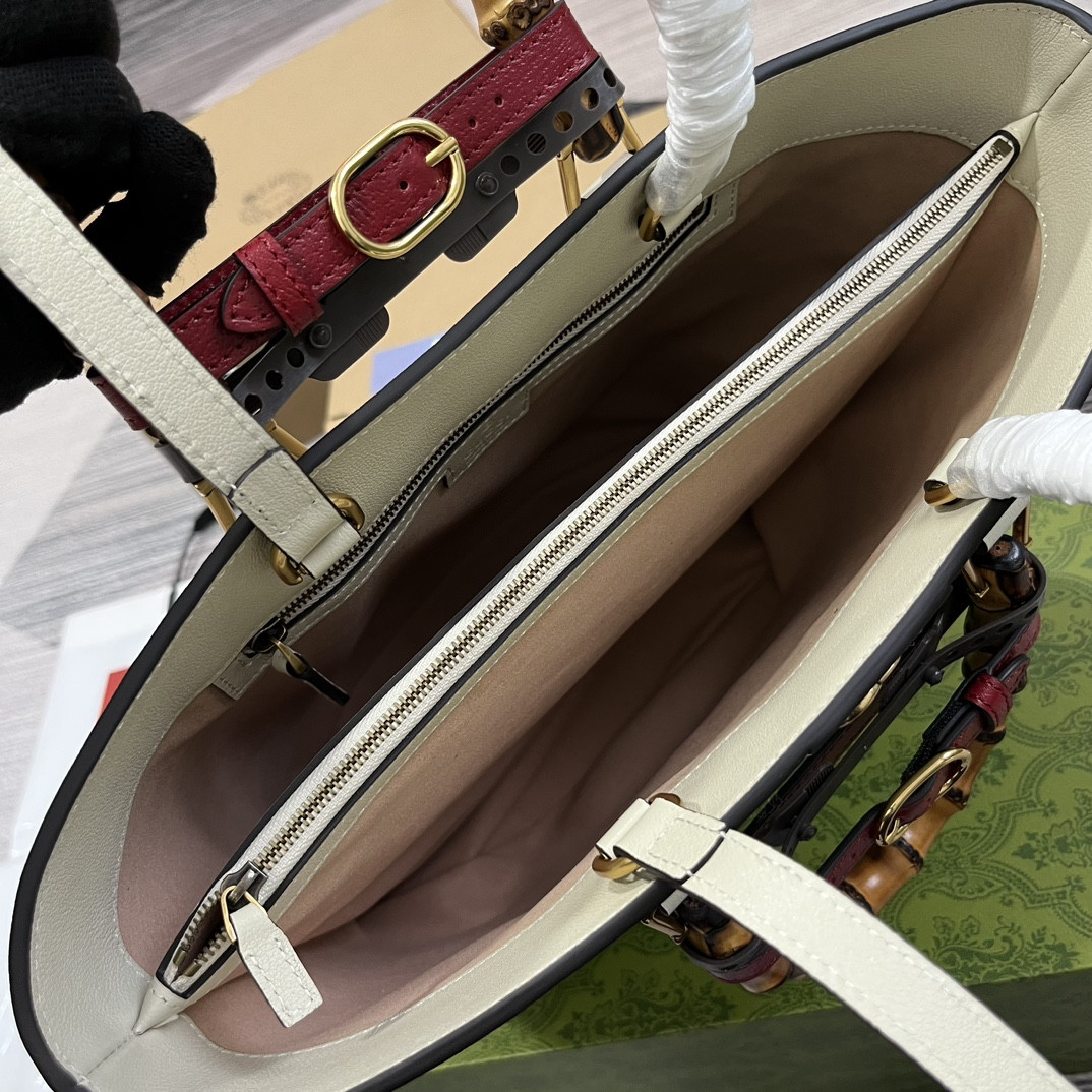 Gvc*1 DIANA MEDIUM TOTE BAG White 31W x 27H x 15D CM