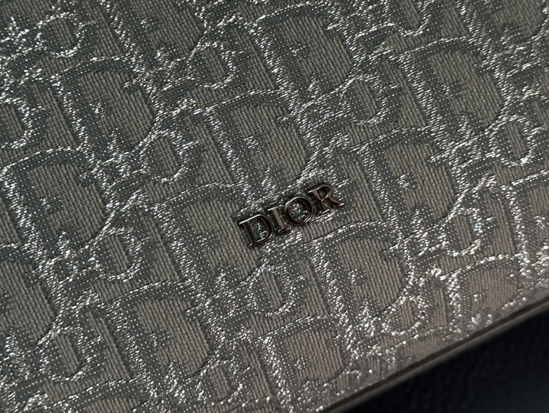 D10r Lingot Toiletry Bag gray white Oblique Mirage Technical Fabric 8.5 x 5 x 4 inches