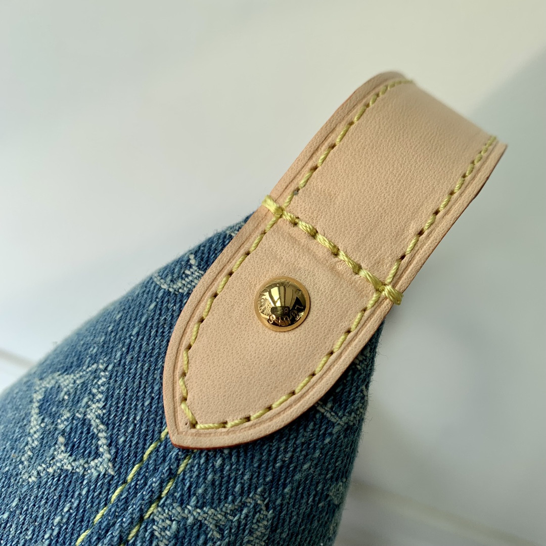 L0vis Vvtt0n M82949 Hills Pochette 7.3 x 4.3 x 2.6 inches