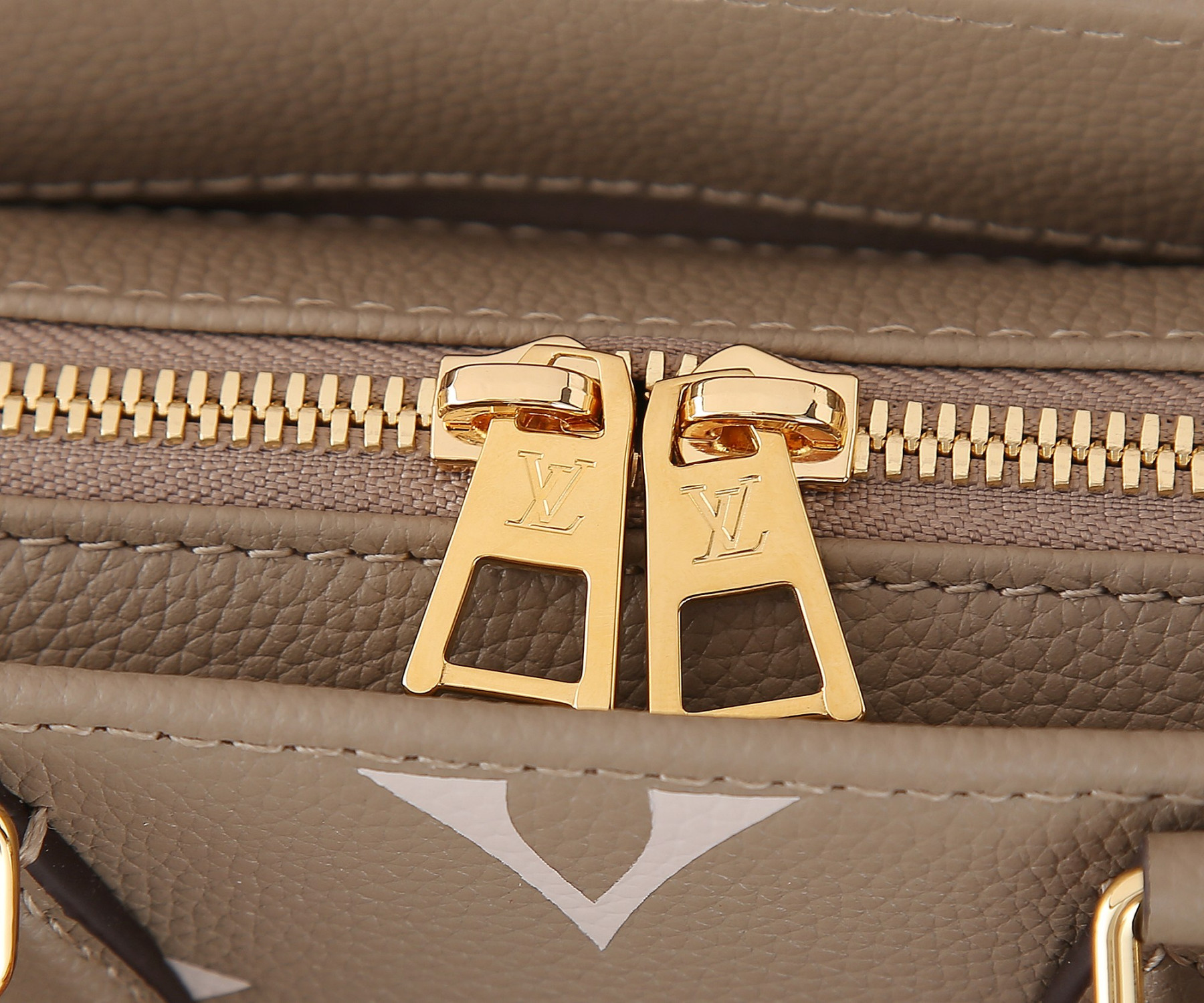 LV OnTheGo East West M23641 9.8 x 5.1 x 3.9 inches