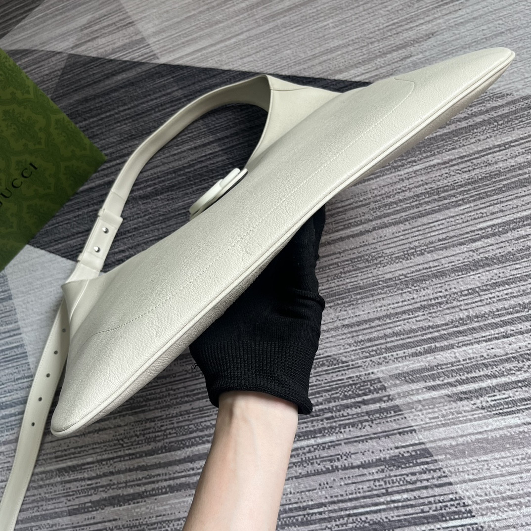 Gvc*1 APHRODITE LARGE SHOULDER BAG WHITE 18"W x 11.8"H x 0.8"D