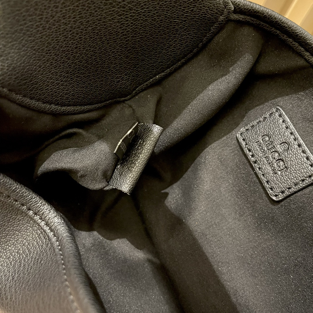 Gvc*1 APHRODITE SHOULDER BAG BLACK 27 X 13.5 X 2 cm