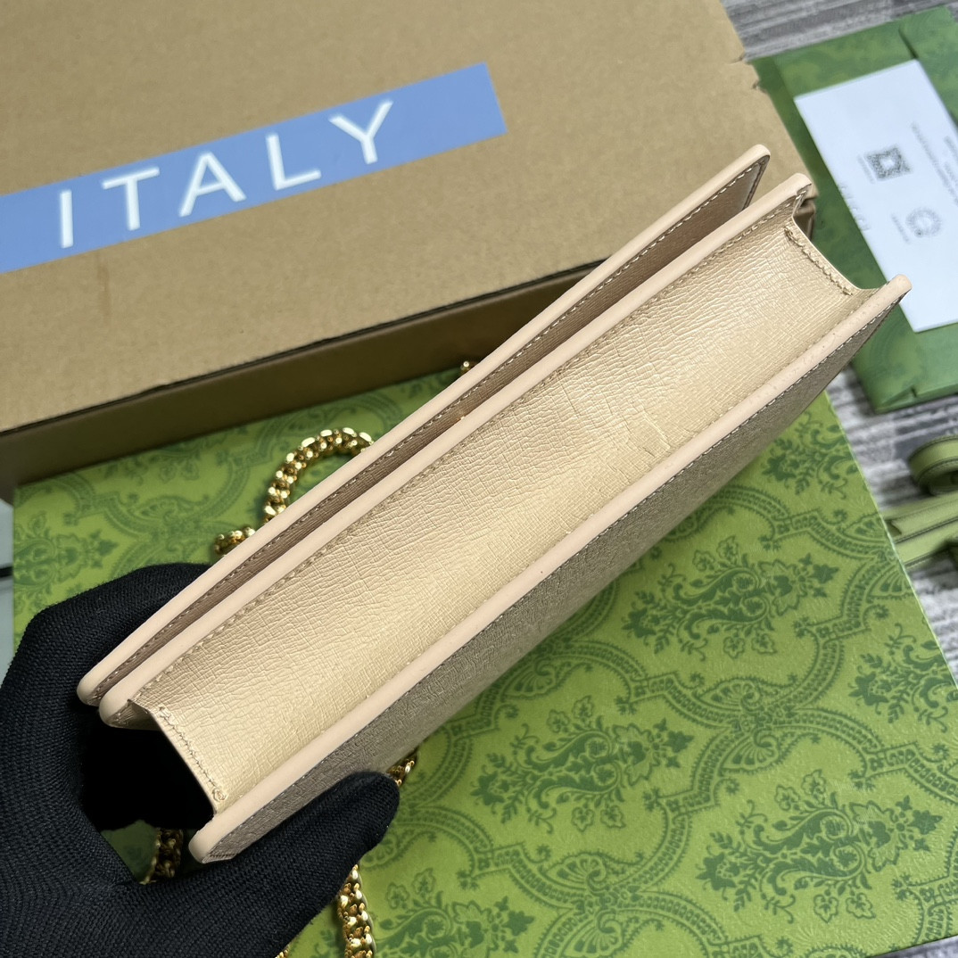 CHAIN WALLET WITH Gvc*1 SCRIPT LIGHT beige 7.8"W x 5"H x 1.6"D